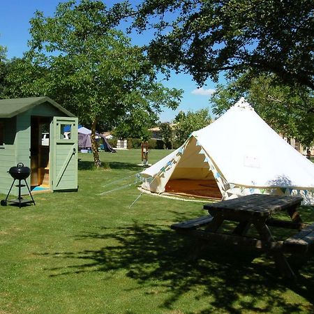 Camping La Forêt de Tessé Extérieur photo