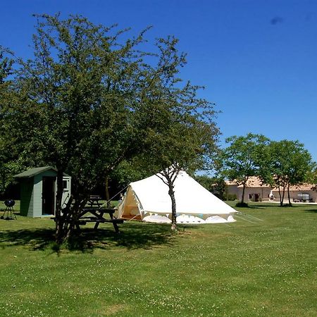 Camping La Forêt de Tessé Extérieur photo