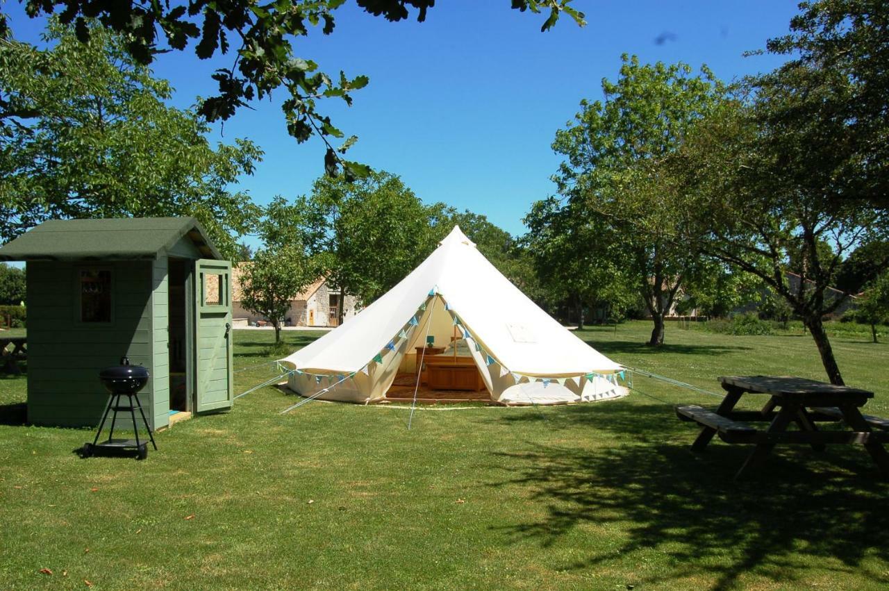 Camping La Forêt de Tessé Extérieur photo