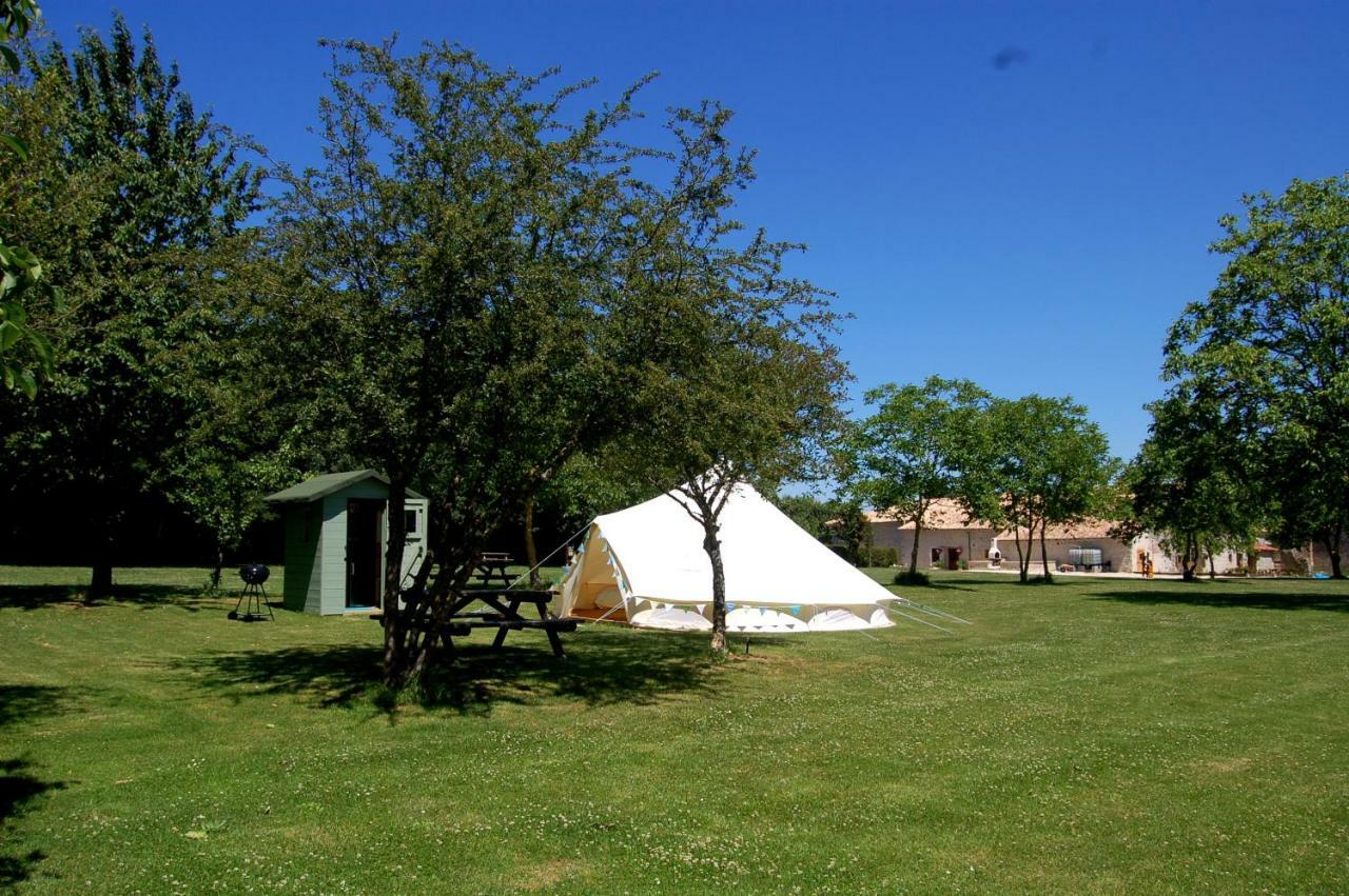 Camping La Forêt de Tessé Extérieur photo