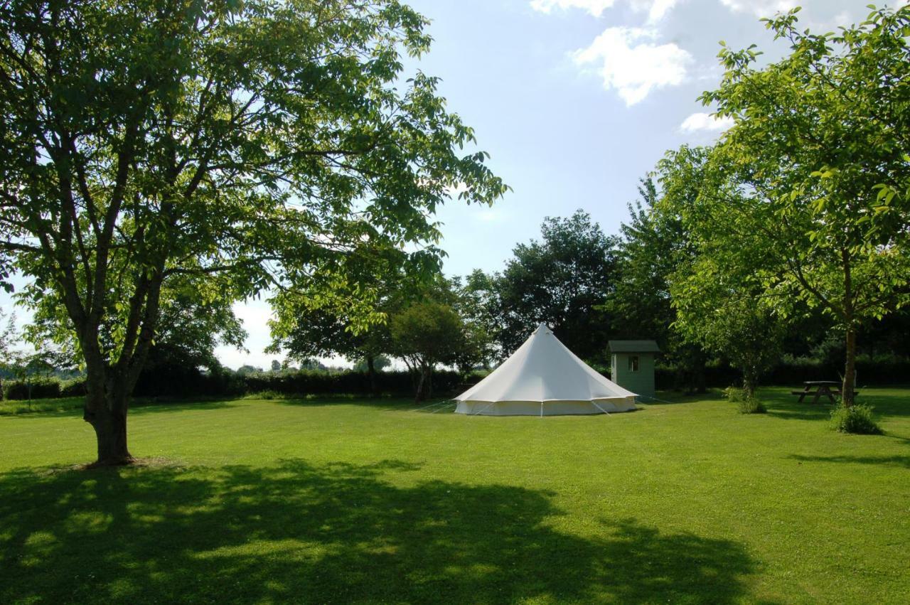 Camping La Forêt de Tessé Extérieur photo