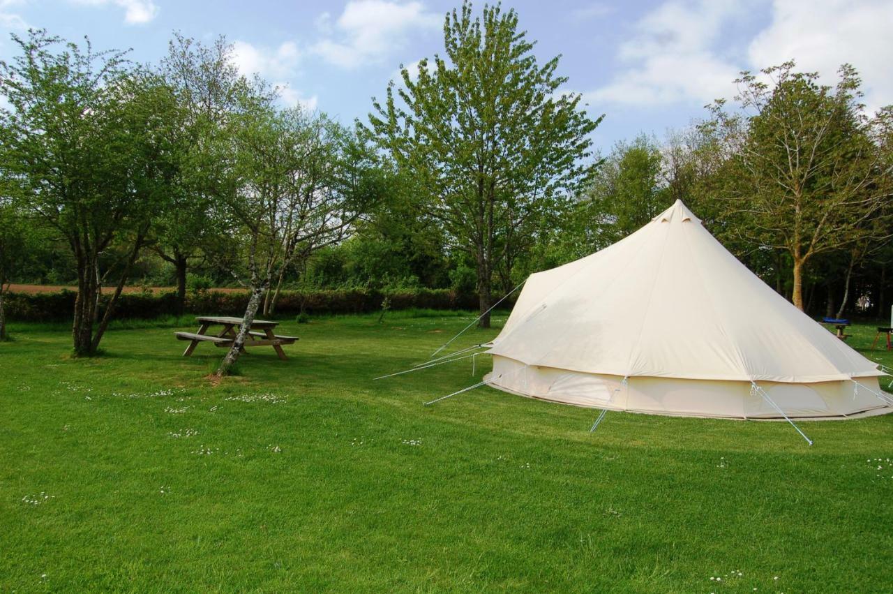 Camping La Forêt de Tessé Extérieur photo