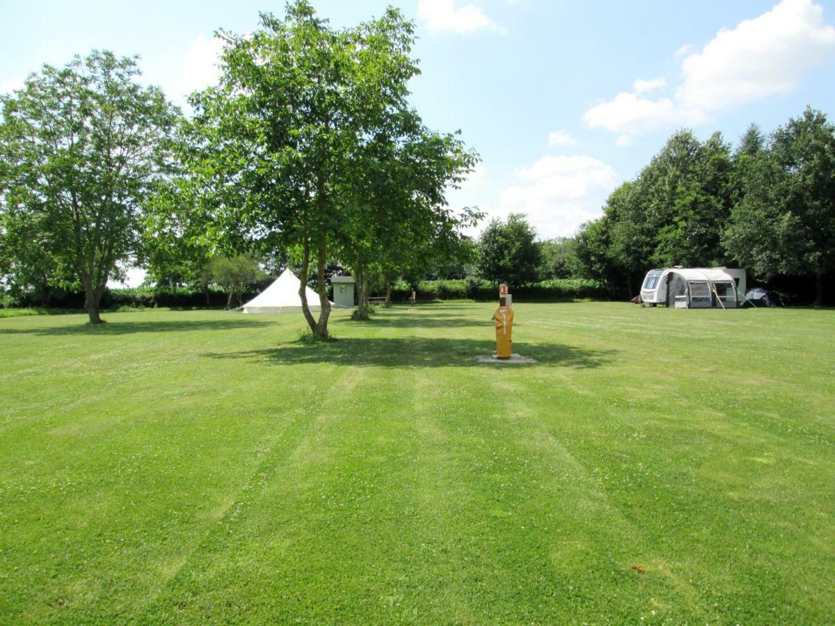 Camping La Forêt de Tessé Extérieur photo
