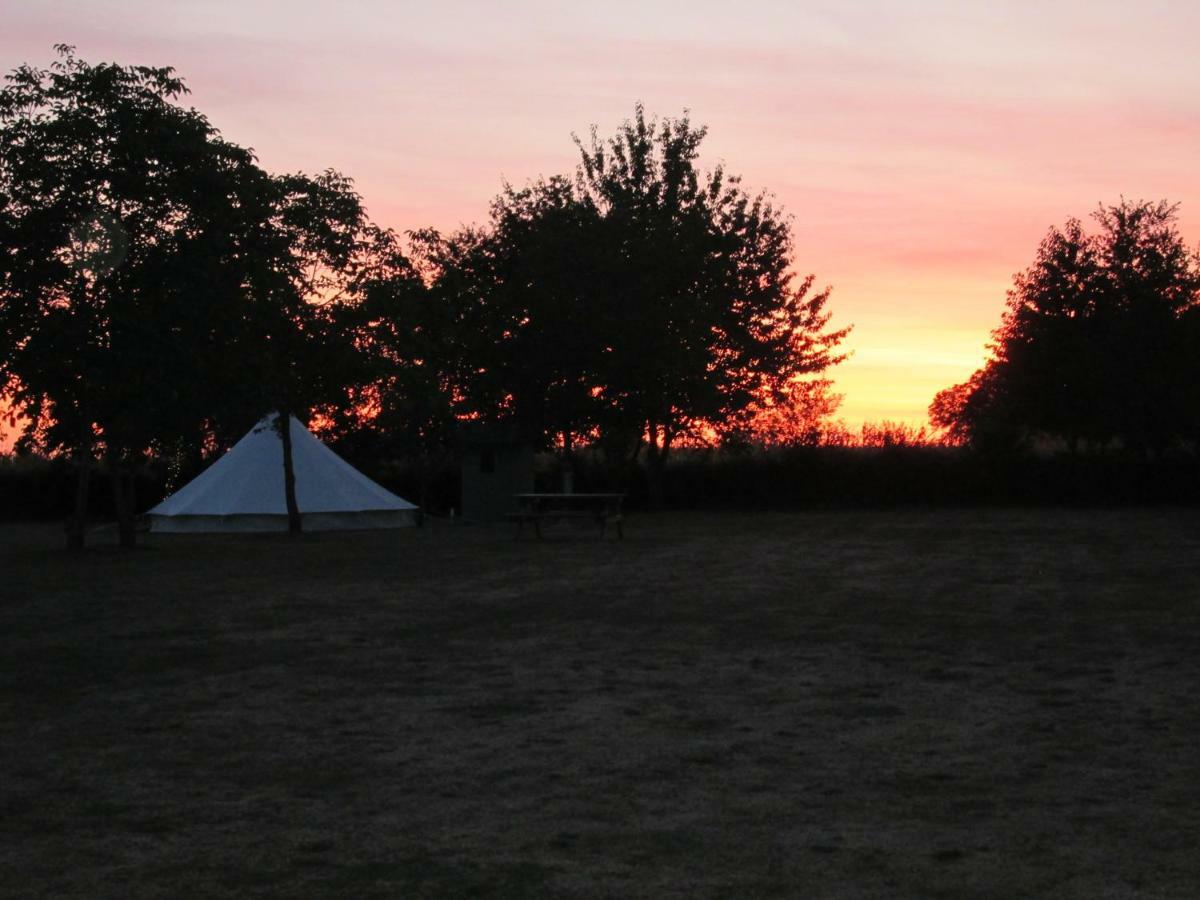 Camping La Forêt de Tessé Extérieur photo